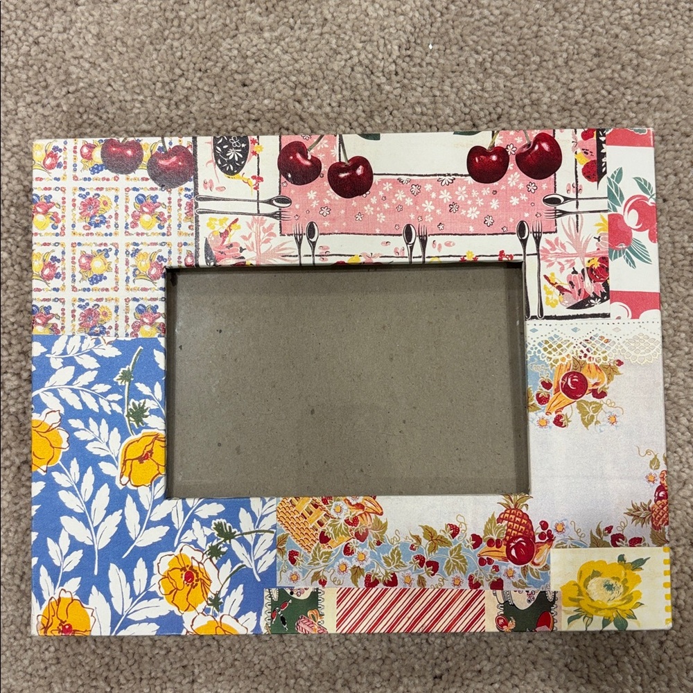 Vintage 90’s paper patchwork Colorful Picture Frame by Macbeth for 3 1/2 x 5 1/2